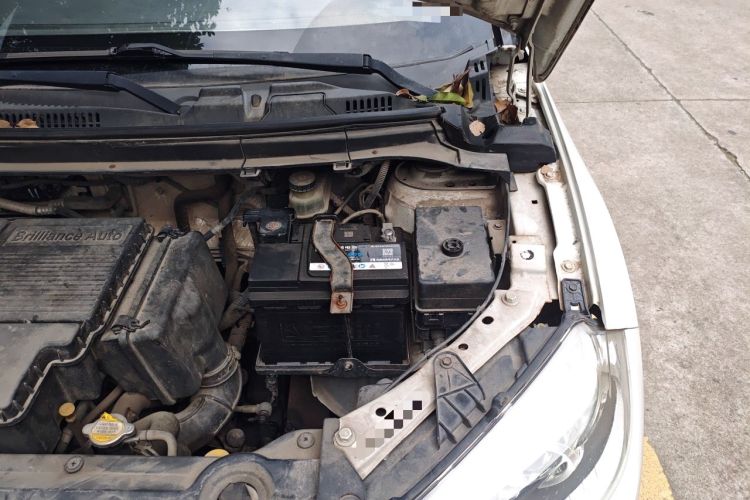 Used Brilliance V3 2016 1.5L Manual Comfort Model Engine Bay Left