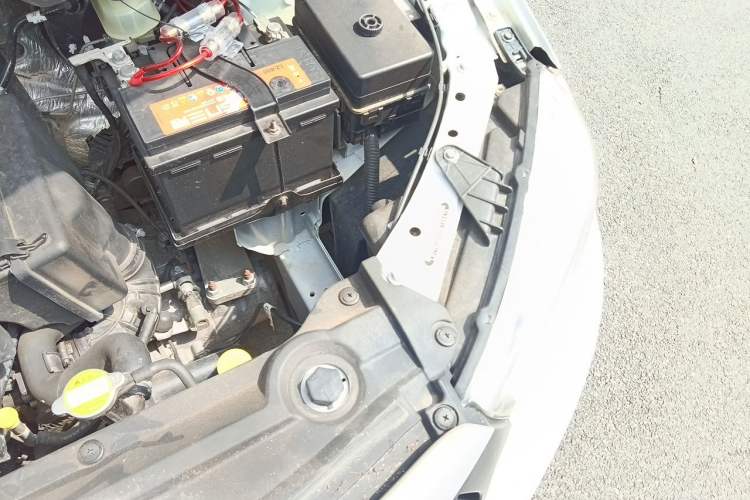 Used Brilliance V3 2016 1.5L Manual Comfort Model Engine Bay Left