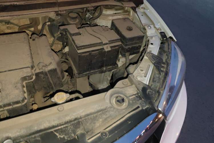Used Brilliance V3 2016 1.5L Manual Smart Version Engine Bay Left