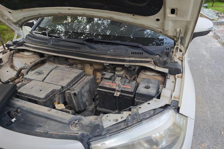 Used Brilliance V3 2016 1.5L Manual Comfort Model Engine Bay Left