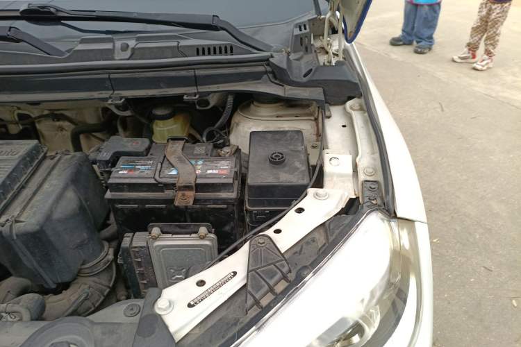Used Brilliance V3 2016 1.5L Automatic Smart Version Engine Bay Left
