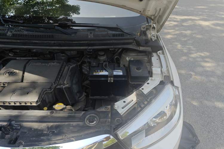 Used Brilliance V3 2016 1.5L Manual Smart Version Engine Bay Left