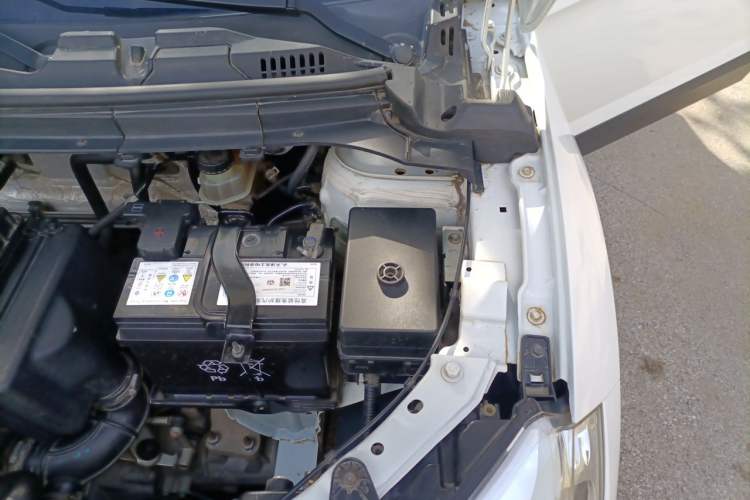 Used Brilliance V3 2016 1.5L Manual Elite Version Engine Bay Left
