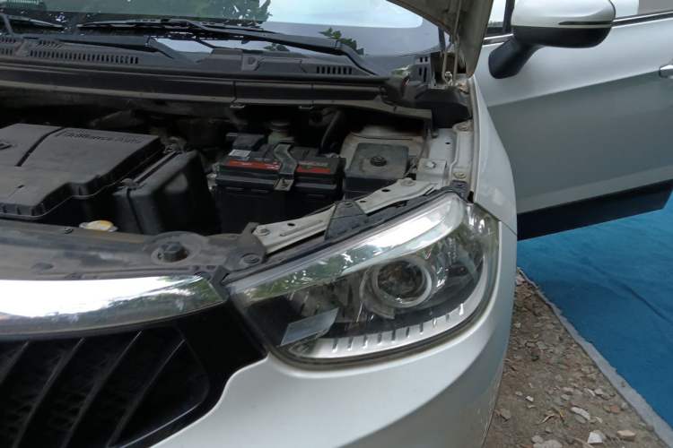 Used Brilliance V3 2016 1.5L Manual Smart Version Engine Bay Left