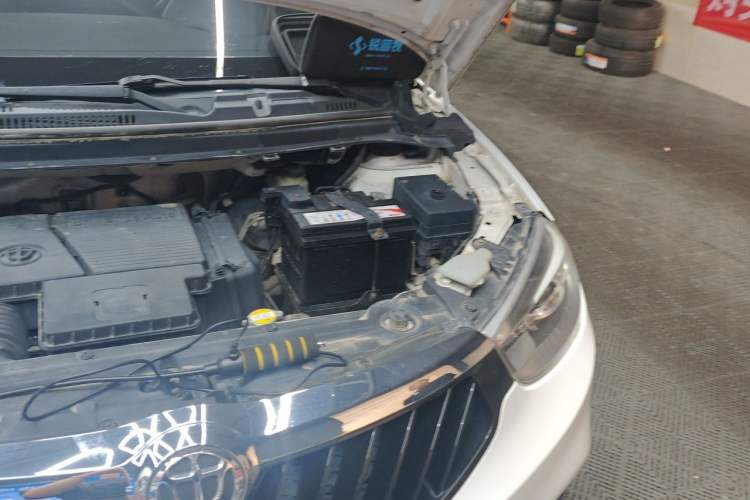 Used Brilliance V3 2016 1.5L Manual Smart Version Engine Bay Left