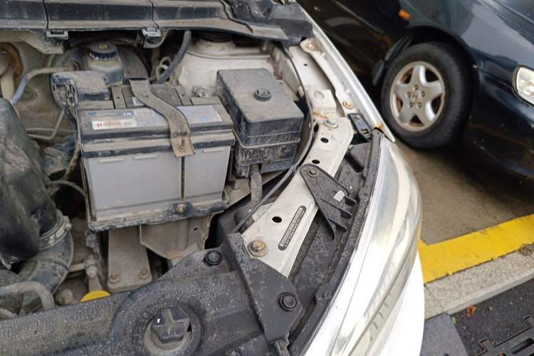 Used Brilliance V3 2016 1.5L Manual Smart Version Engine Bay Left