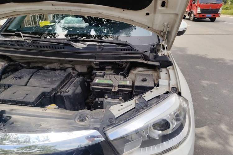 Used Brilliance V3 2016 1.5L Automatic Smart Version Engine Bay Left