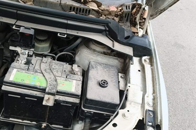 Used Brilliance V3 2016 1.5L Manual Smart Version Engine Bay Left