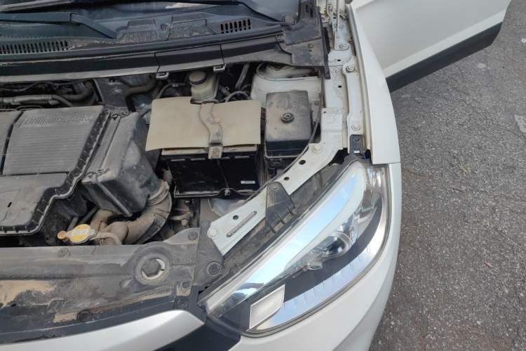 Used Brilliance V3 2016 1.5L Manual Comfort Model Engine Bay Left