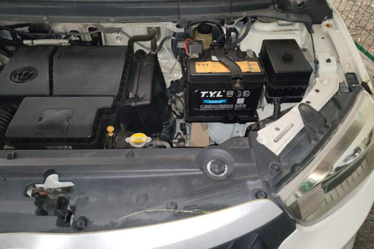 Used Brilliance V3 2016 1.5L Manual Comfort Model Engine Bay Left