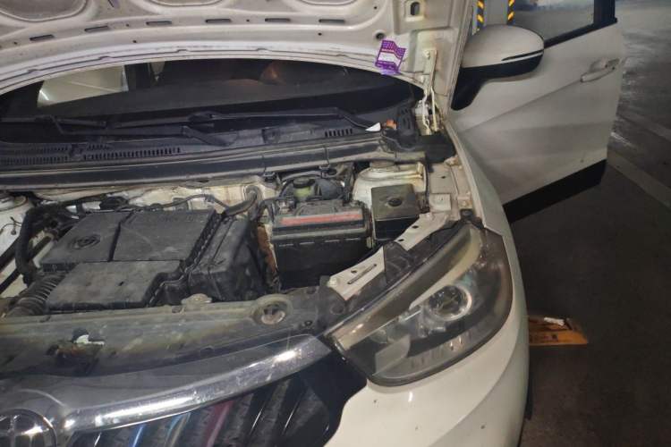 Used Brilliance V3 2016 1.5L Manual Smart Version Engine Bay Left