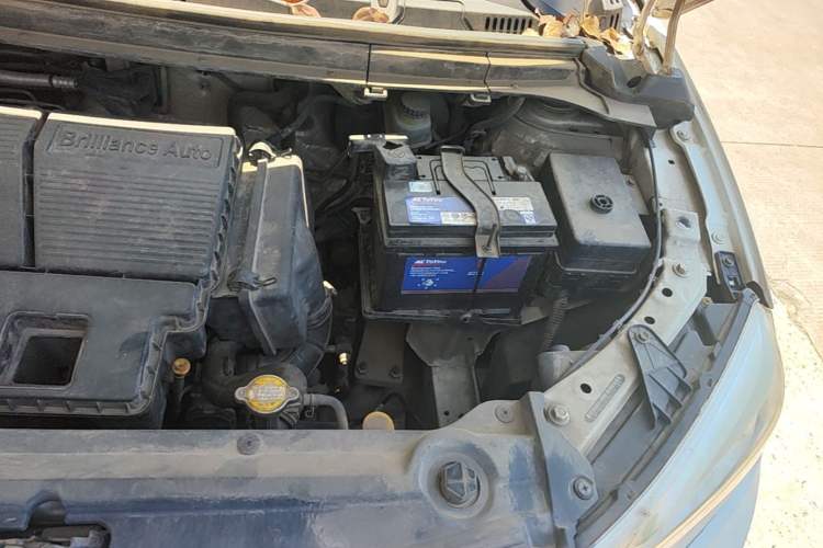 Used Brilliance V3 2016 1.5L Manual Smart Version Engine Bay Left
