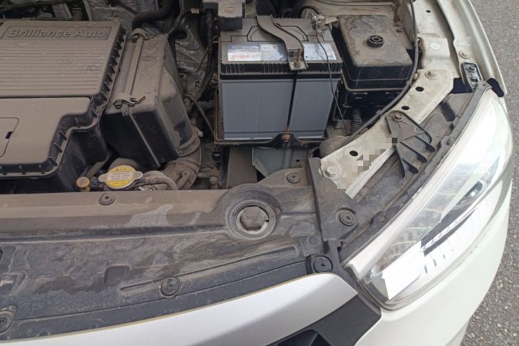 Used Brilliance V3 2016 1.5L Manual Elite Version Engine Bay Left