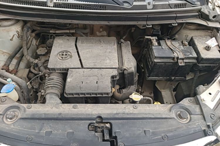 Used Brilliance V3 2016 1.5L Manual Elite Version Engine Bay