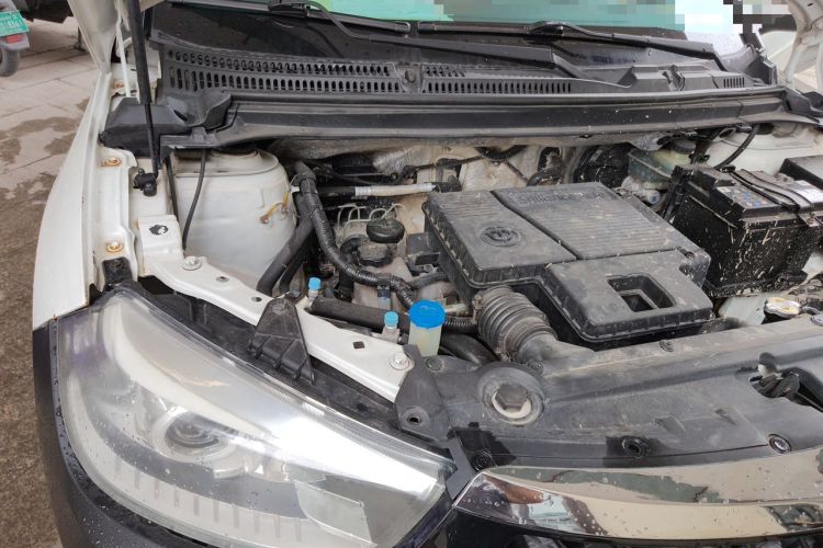 Used Brilliance V3 2016 1.5L Manual Elite Version Engine Bay Right