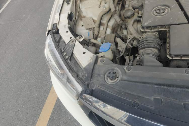 Used Brilliance V3 2016 1.5L Manual Comfort Model Engine Bay Right