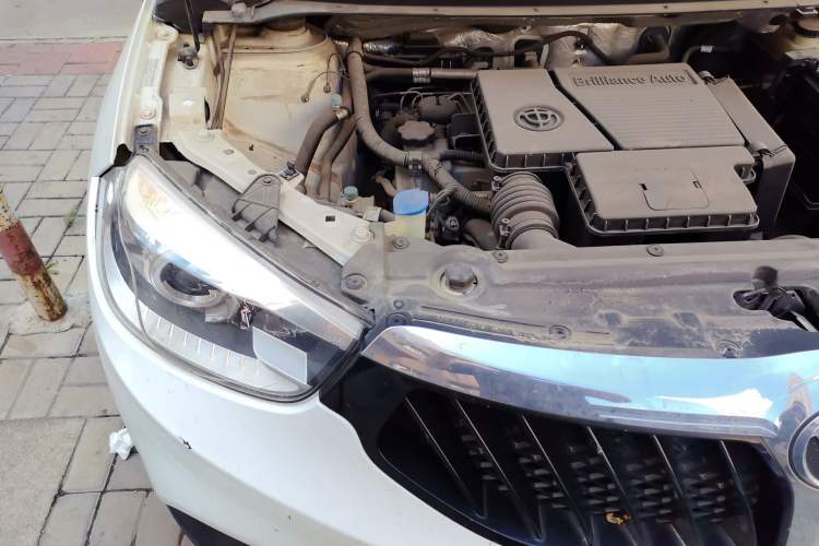 Used Brilliance V3 2016 1.5L Manual Smart Version Engine Bay Right