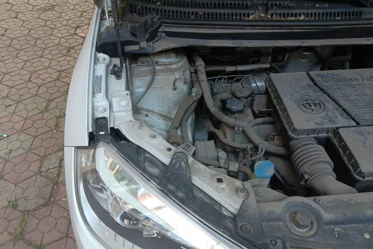 Used Brilliance V3 2016 1.5L Automatic Comfort Model Engine Bay Right
