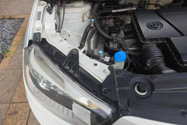 Used Brilliance V3 2016 1.5L Manual Comfort Model Engine Bay Right