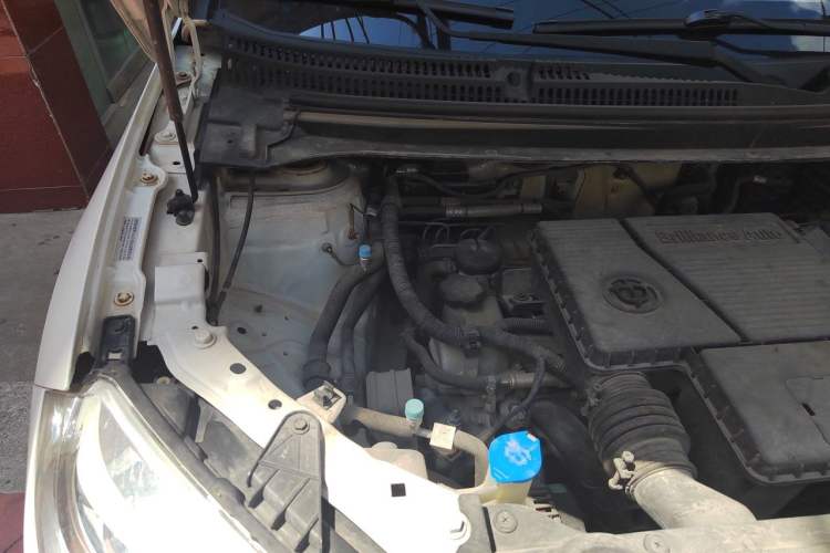 Used Brilliance V3 2016 1.5L Manual Comfort Model Engine Bay Right