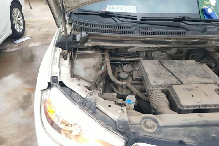 Used Brilliance V3 2016 1.5L Manual Smart Version Engine Bay Right