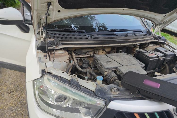 Used Brilliance V3 2016 1.5L Manual Comfort Model Engine Bay Right