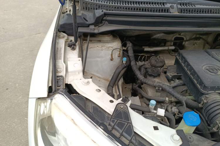 Used Brilliance V3 2016 1.5L Automatic Smart Version Engine Bay Right