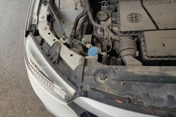 Used Brilliance V3 2016 1.5L Automatic Comfort Model Engine Bay Right