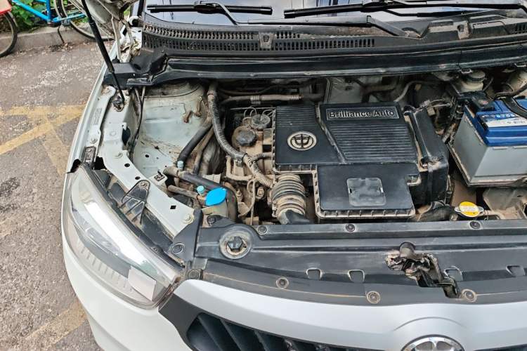 Used Brilliance V3 2016 1.5L Manual Comfort Model Engine Bay Right