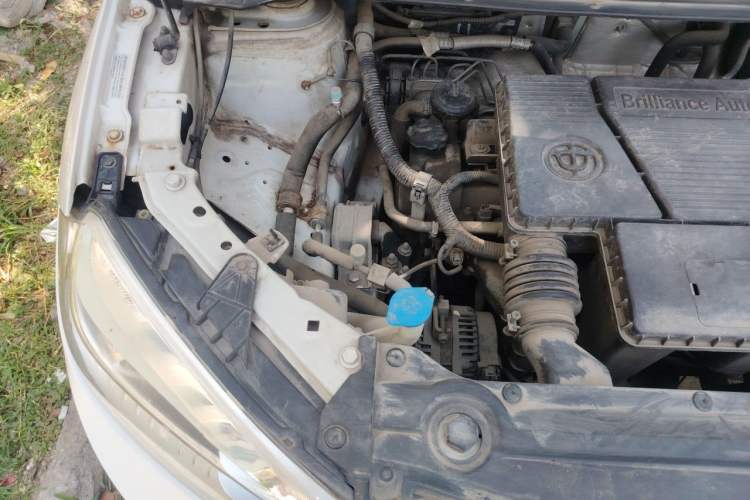 Used Brilliance V3 2016 1.5L Manual Comfort Model Engine Bay Right