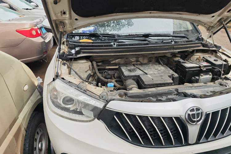 Used Brilliance V3 2016 1.5L Automatic Comfort Model Engine Bay Right