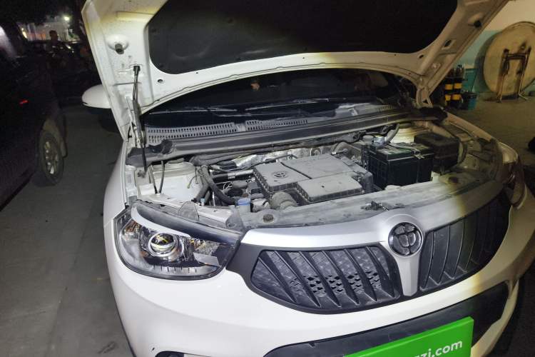 Used Brilliance V3 2016 1.5L Manual Comfort Model Engine Bay Right