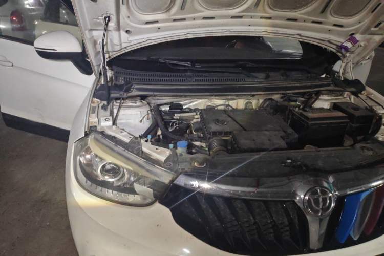 Used Brilliance V3 2016 1.5L Manual Smart Version Engine Bay Right
