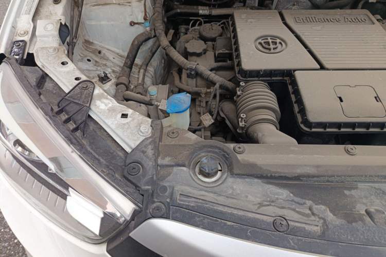Used Brilliance V3 2016 1.5L Manual Elite Version Engine Bay Right