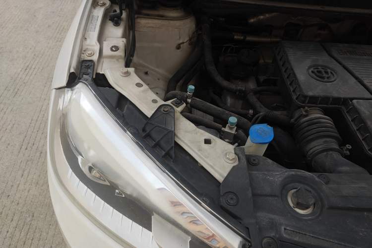 Used Brilliance V3 2016 1.5L Automatic Elite Model Engine Bay Right