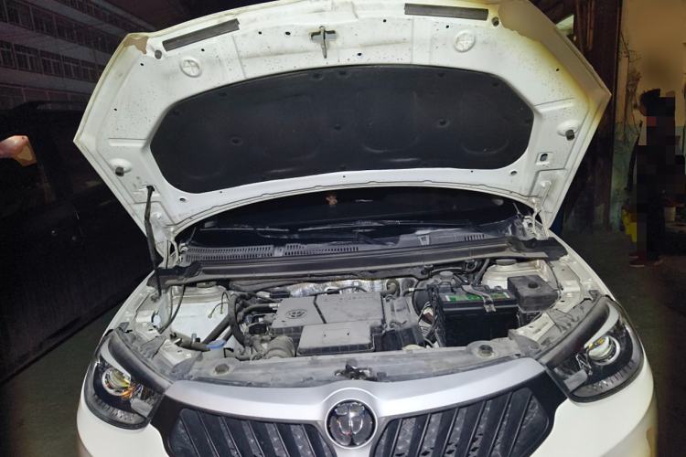 Used Brilliance V3 2016 1.5L Manual Comfort Model Engine Bay