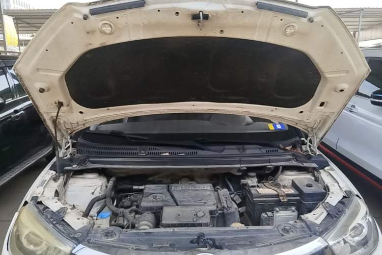 Used Brilliance V3 2016 1.5L Automatic Comfort Model Engine Bay