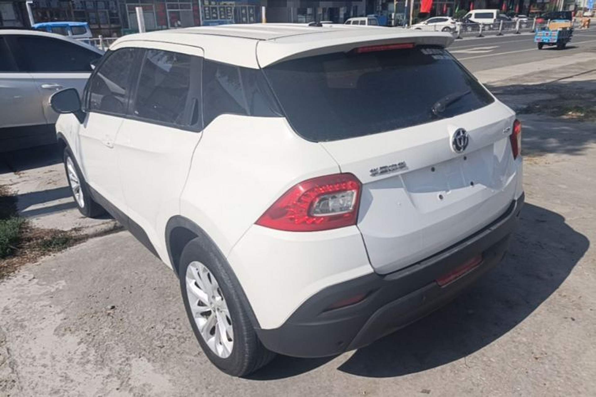 Used Brilliance V3 2016 1.5L Manual Comfort Model Exterior 2
