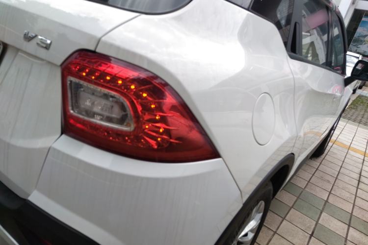 Used Brilliance V3 2016 1.5L Automatic Smart Version Exterior 3