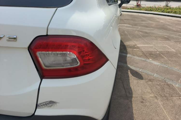 Used Brilliance V3 2016 1.5L Manual Smart Version Exterior 3