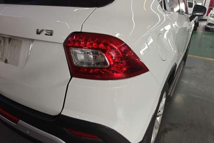 Used Brilliance V3 2016 1.5L Automatic Smart Version Exterior 3
