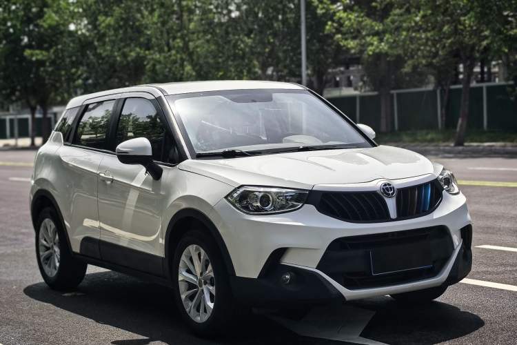 Used Brilliance V3 2016 1.5L Manual Comfort Model Exterior 4
