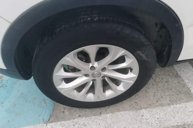 Used Brilliance V3 2016 1.5L Manual Comfort Model Exterior 5