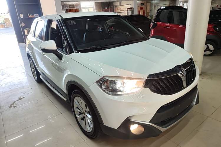 Used Brilliance V3 2016 1.5L Automatic Smart Version Front Right 45 Deg