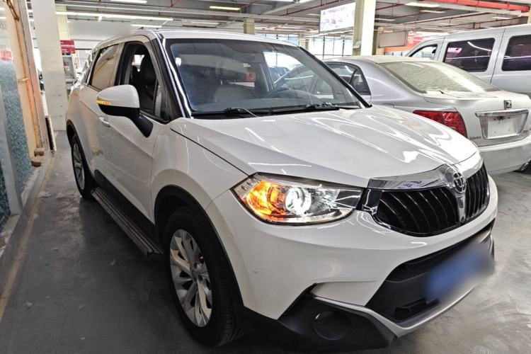 Used Brilliance V3 2016 1.5L Automatic Smart Version Front Right 45 Deg