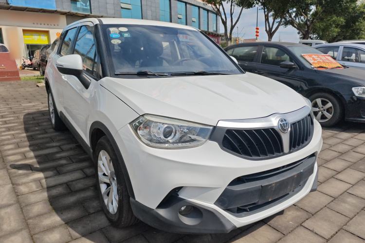 Used Brilliance V3 2016 1.5L Manual Comfort Model Front Right 45 Deg