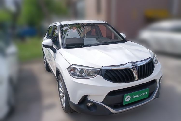 Used Brilliance V3 2016 1.5L Manual Elite Version Front Right 45 Deg