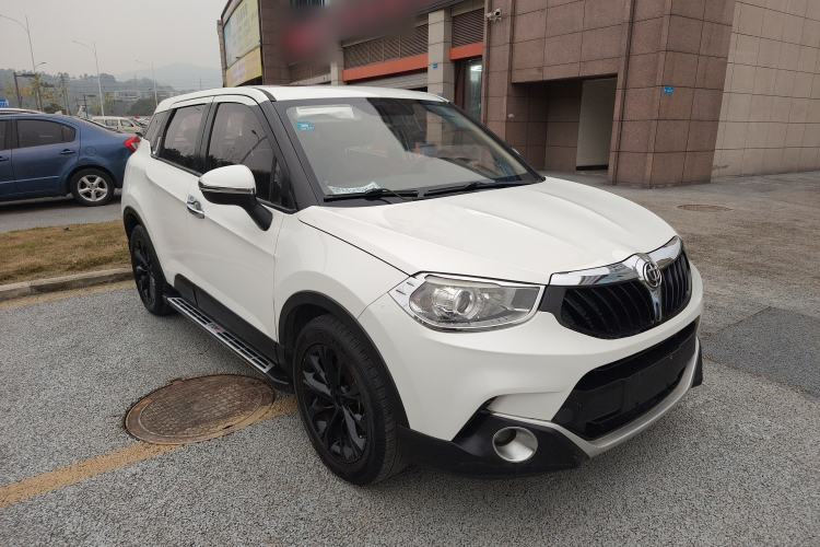 Used Brilliance V3 2016 1.5L Automatic Smart Version Front Right 45 Deg