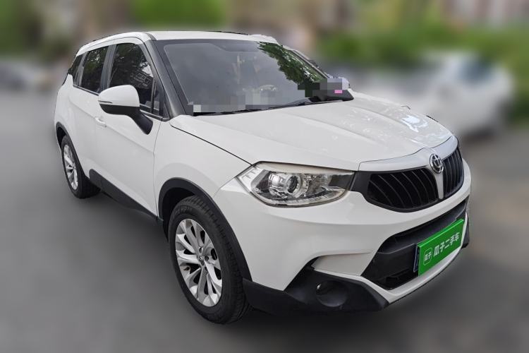 Used Brilliance V3 2016 1.5L Automatic Comfort Model Front Right 45 Deg