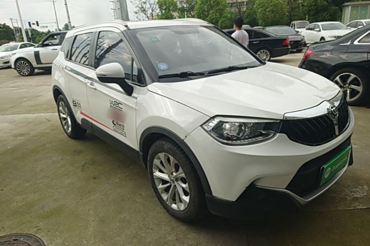 Used Brilliance V3 2016 1.5L Manual Elite Version Front Right 45 Deg